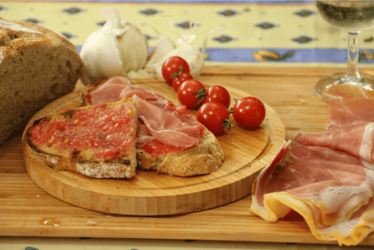 tapas espagnol pain frotté à la tomate