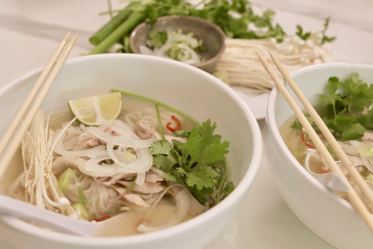 soupe tonkinoise au poulet (pho ga)