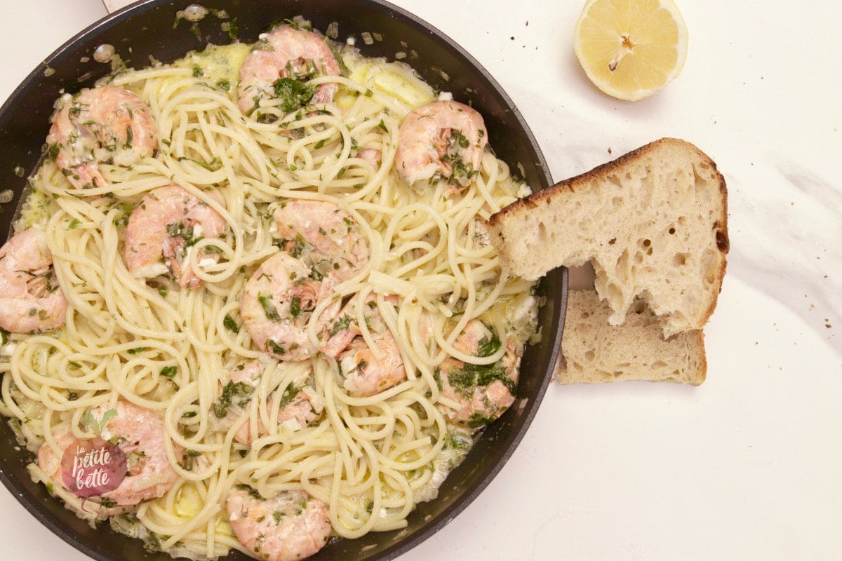 Spaghetti aux crevettes style saganaki