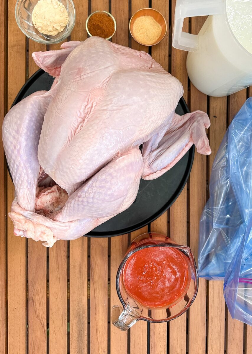 Un dindon entier canadien catégorie A non cuit