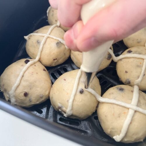 hot cross buns air fryer