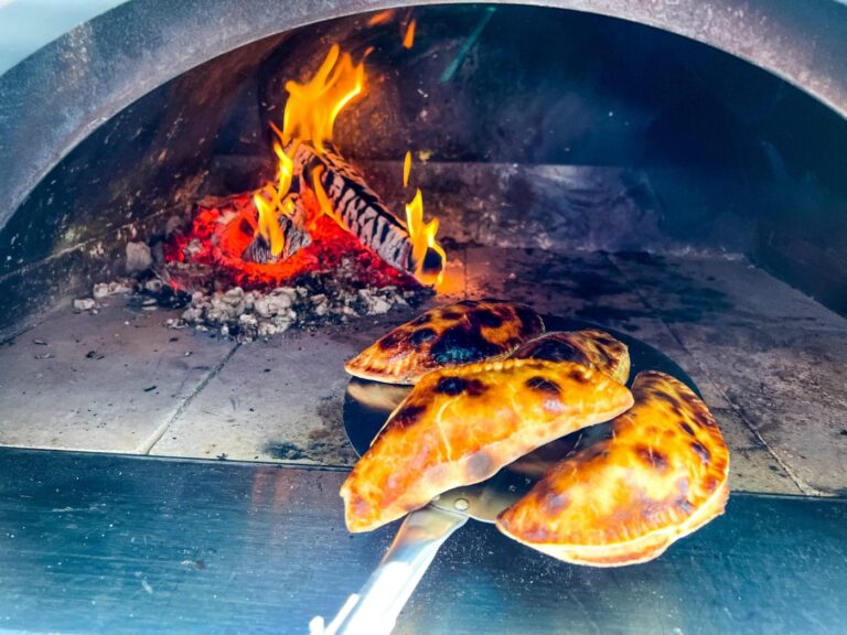 Empanadas au four à bois