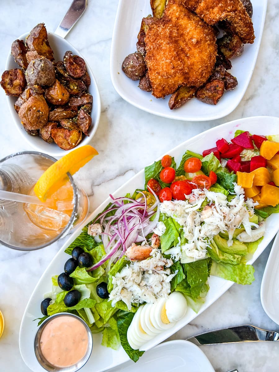 Saladre Crab Louie et Fish n Chips chez Salito's