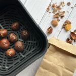 marrons ou chataigne grillés dans le panier d'un air fryer