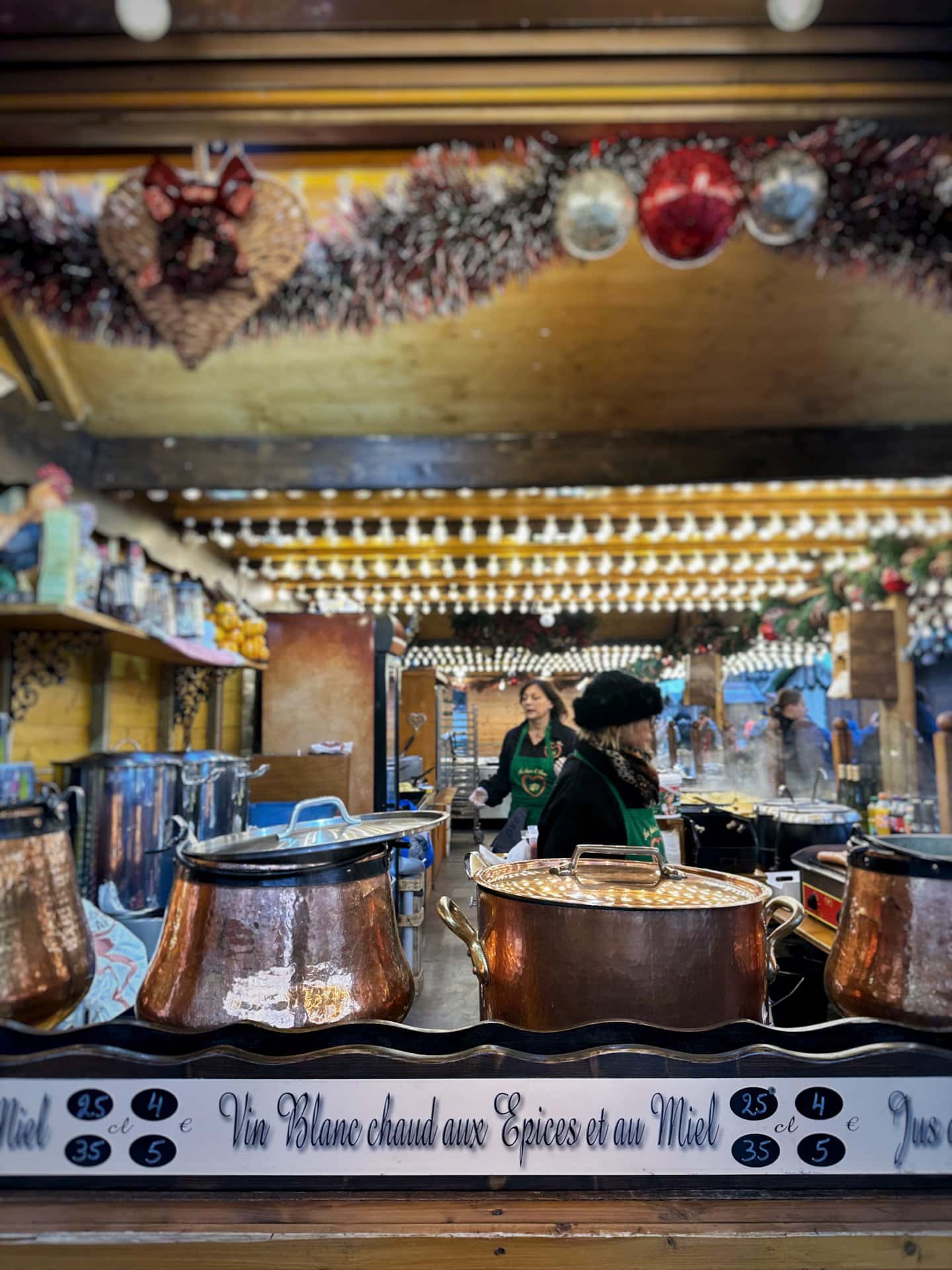 vin chaud alsacien chalet Strasbourg marché de Noël