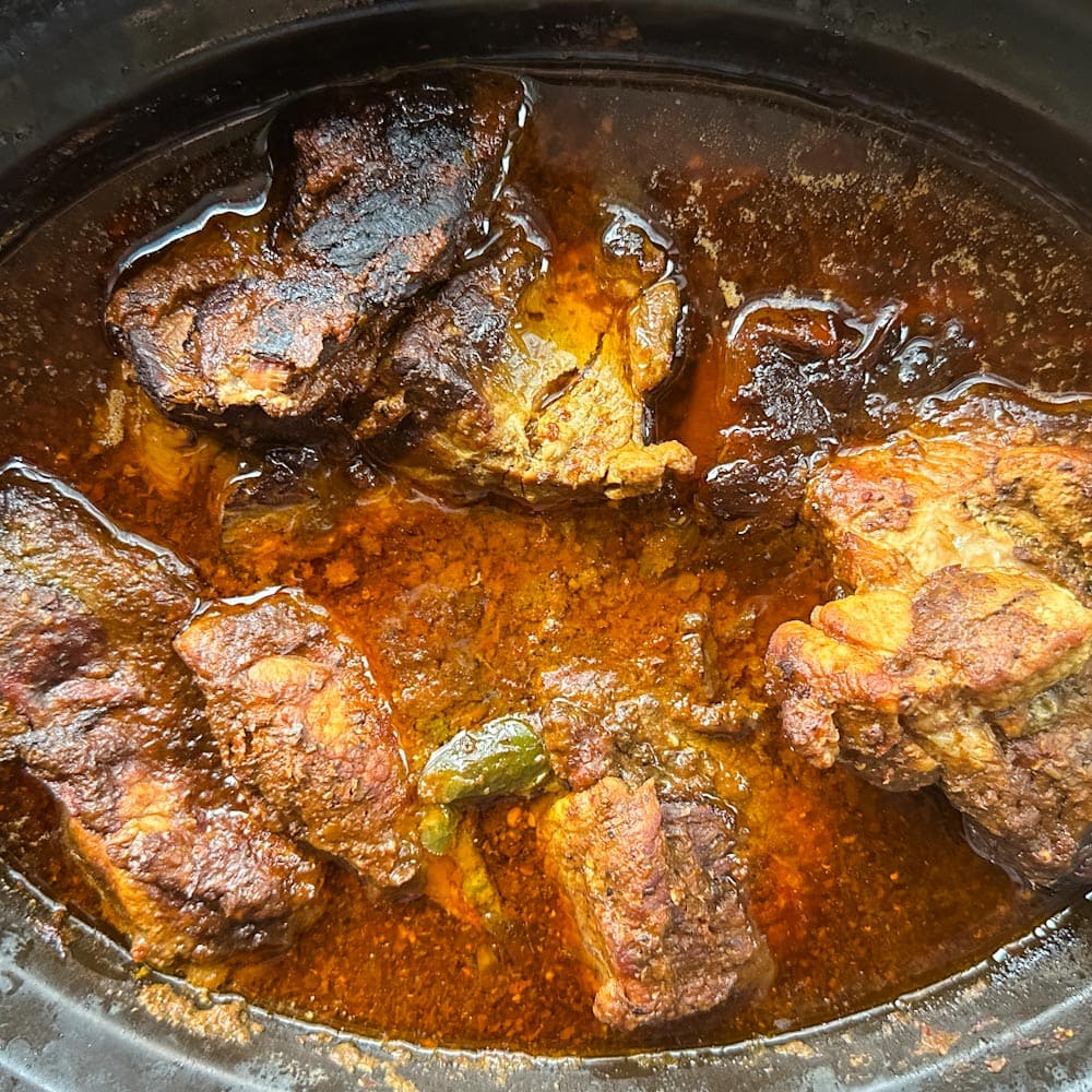 epaule de porc à la mijoteuse dans sauce birria