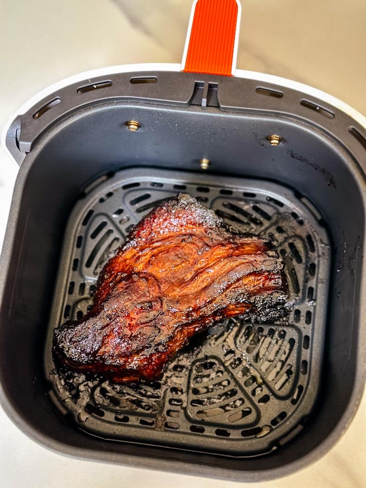 porc bbq char siu dans le panier du air fryer