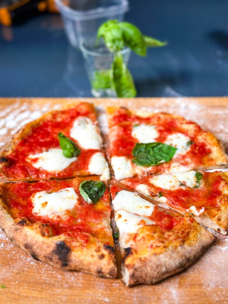 pizza au levain, pizza margarita sur pâte au levain maison