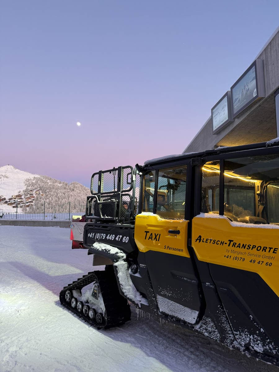taxi sur chaîne dans Bettmeralp suisse